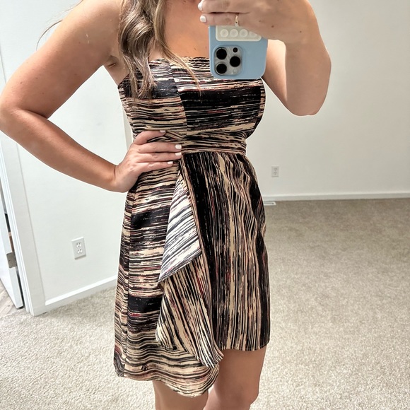 Volcolm strapless dress - Picture 5 of 5